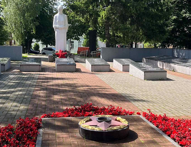 Мемориал воинам Красной Армии, павшим при взятии города