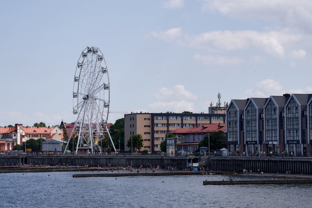 Зеленоградский променад и колесо обозрения.visit-kaliningrad.ru Зеленоградский променад и колесо обозрения