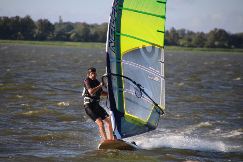 surfing-v-kalinigrade.jpg surfing-v-kalinigrade.jpg
